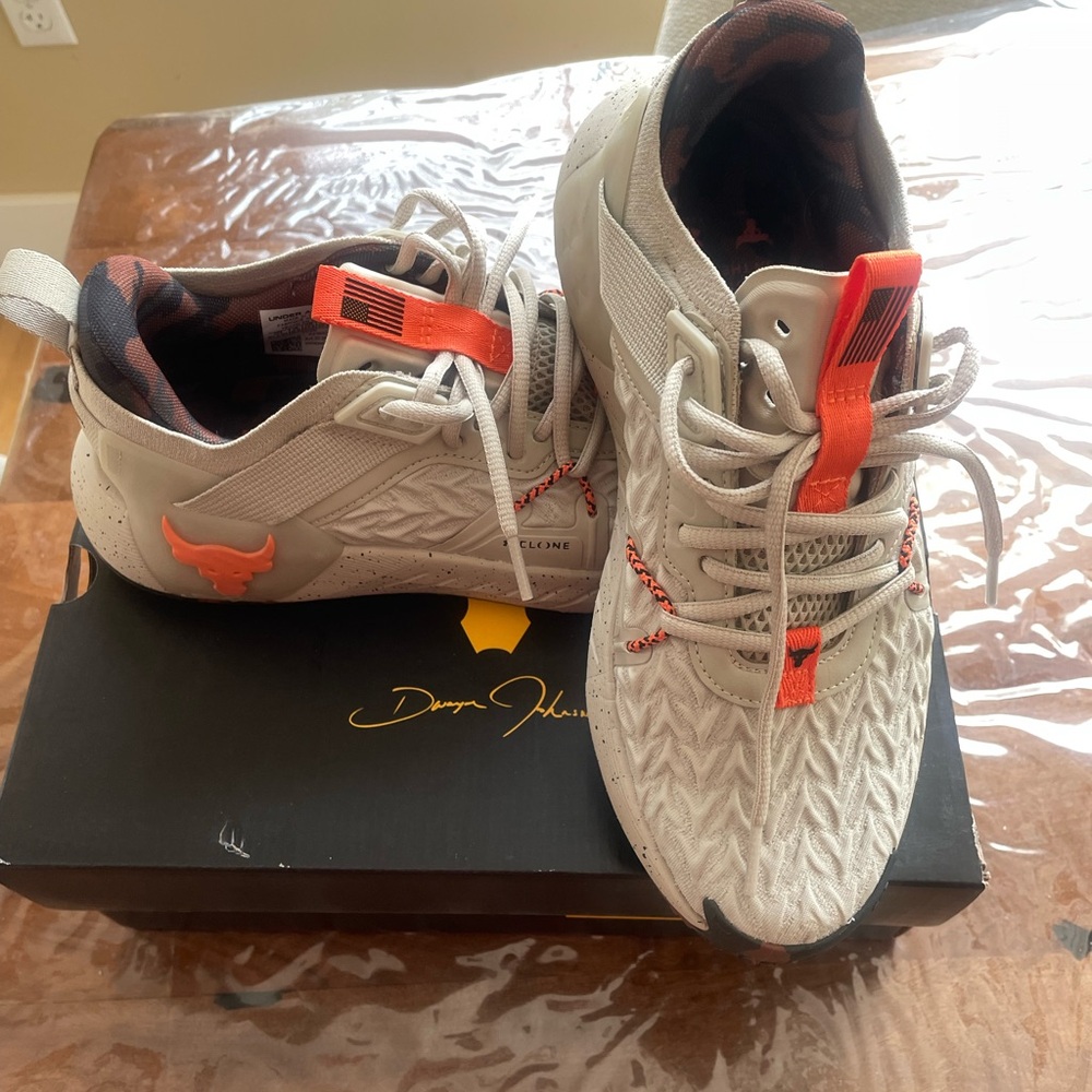 Under Armour Unisex Cream and Orange Athletic Shoes ( W size 9, M size 7.5 )